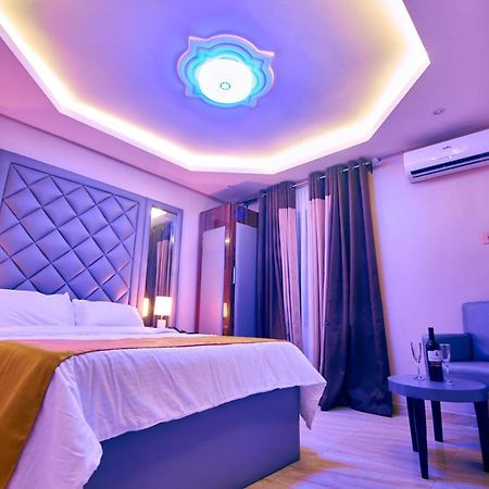 Double M Exquisite Suites And Lounge Lekki Ogombo Exterior foto